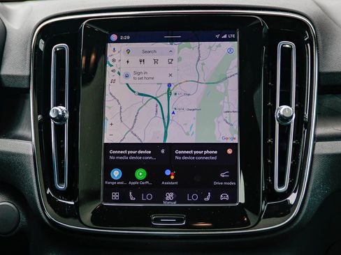 Used 2023 Volvo C40 P8 Recharge Plus w/ Protection Package Premier image 15