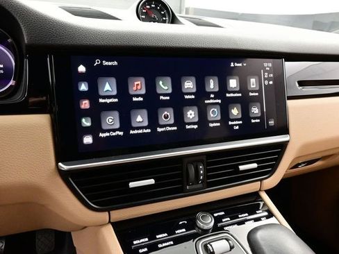 Certified 2023 Porsche Cayenne Coupe AWD/4WD image 10