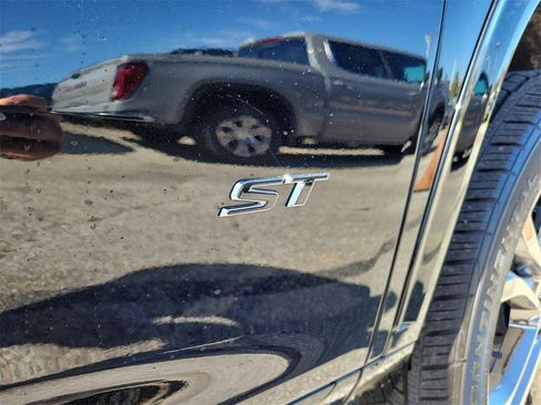 New 2025 Buick Enclave Sport Touring image 7