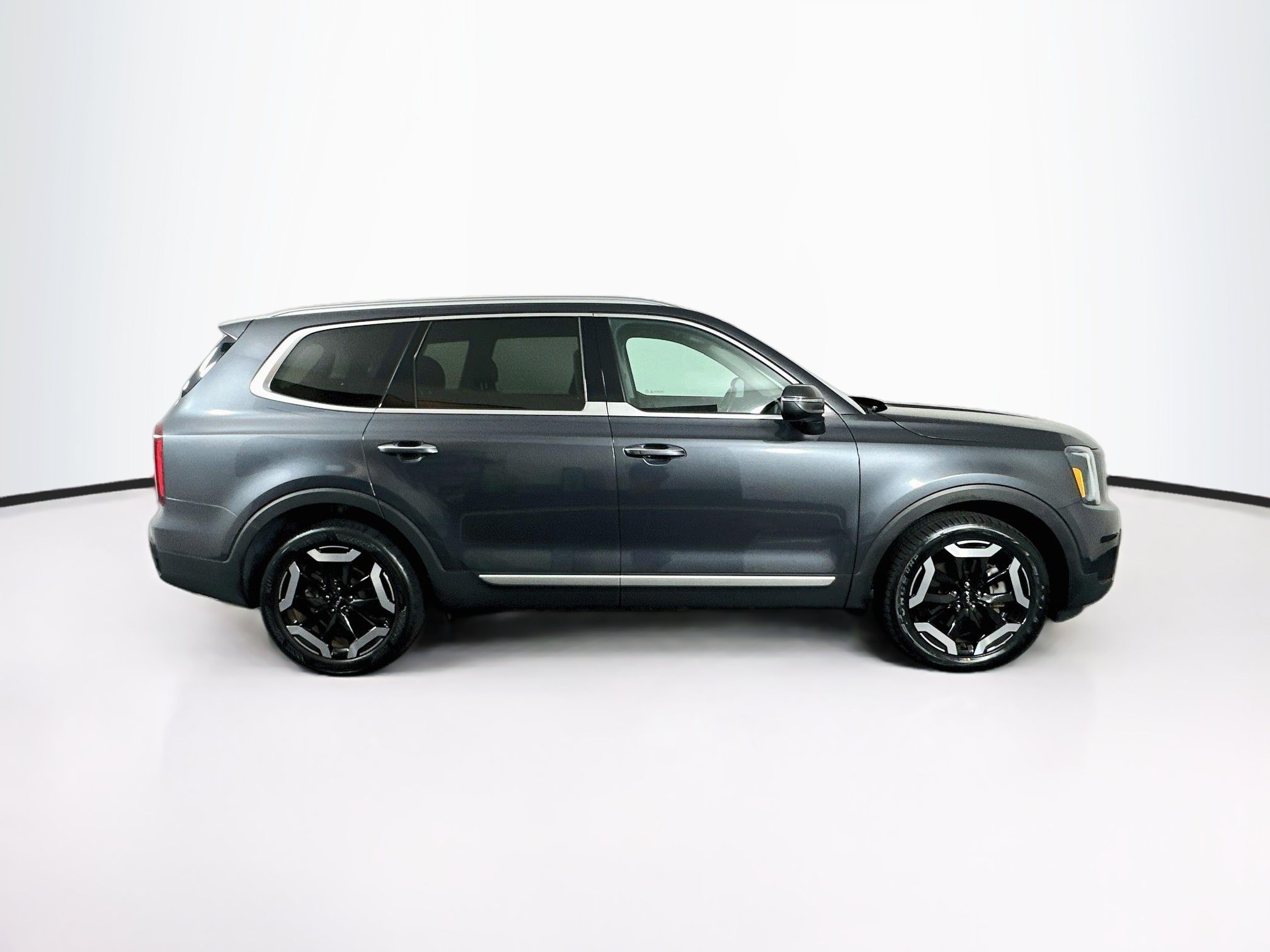 Used 2024 Kia Telluride S FWD image 10