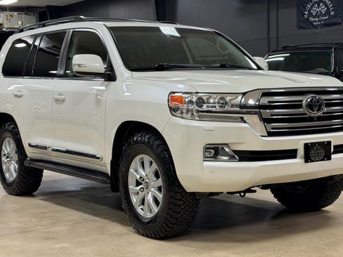Used 2016 Toyota Land Cruiser AWD/4WD image 1
