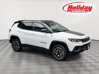 Used 2025 Jeep Compass Trailhawk AWD/4WD video 1
