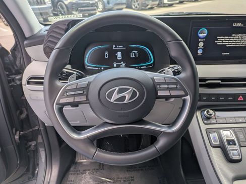 Used 2025 Hyundai Palisade SEL AWD/4WD image 16