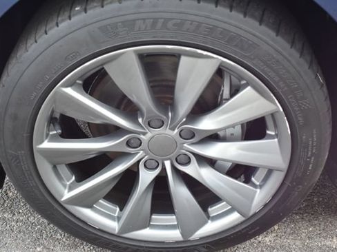 Used 2018 Tesla Model 3 Long Range RWD image 39