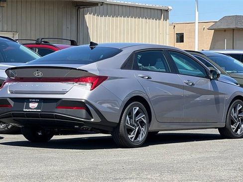 New 2025 Hyundai Elantra SEL image 6