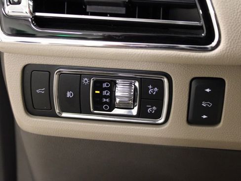 Used 2024 Lincoln Navigator Reserve image 19