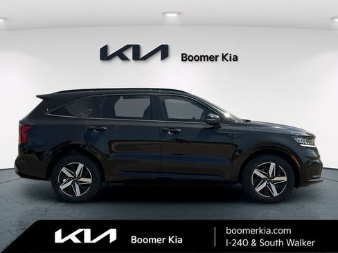Certified 2023 Kia Sorento S w/ Panoramic Sunroof Package FWD image 4