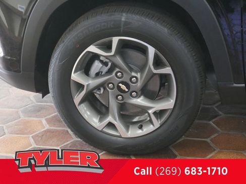 New 2026 Chevrolet Trax LT w/ Driver Confidence Package FWD image 41