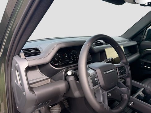 New 2026 Land Rover Defender 110 X-Dynamic SE image 24