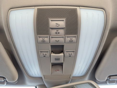 Used 2014 Mercedes-Benz E 350 4MATIC Sedan image 33