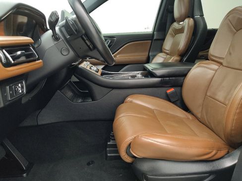 Used 2020 Lincoln Aviator Reserve w/ Equipment Group 201A RWD image 17