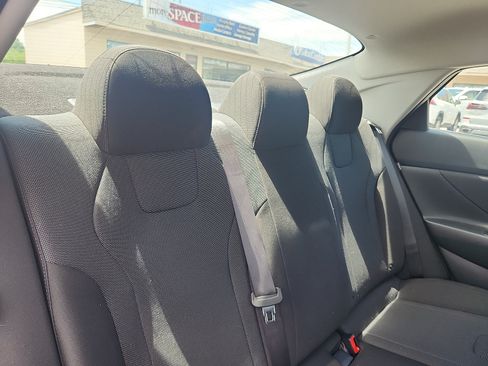 Certified 2025 Hyundai Elantra SE FWD image 29