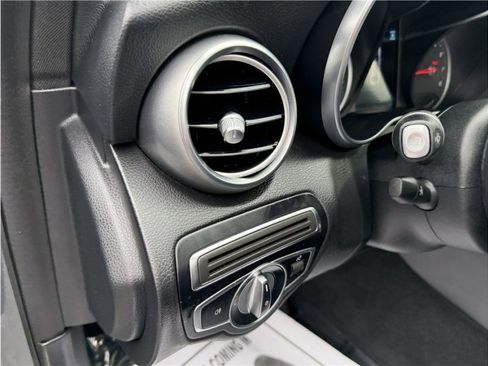 Used 2019 Mercedes-Benz C 300 Sedan image 33