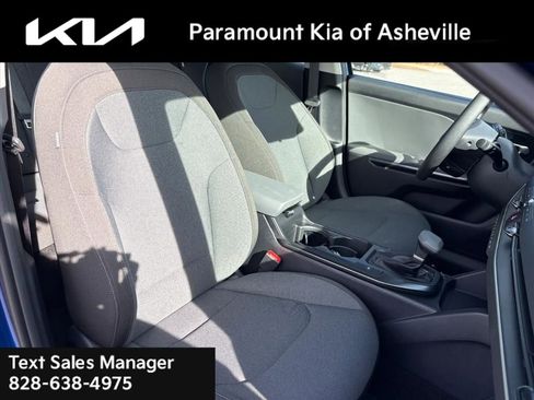 New 2025 Kia K4 LXS image 18