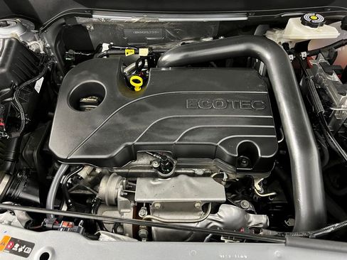 Used 2025 Chevrolet Equinox LT image 33
