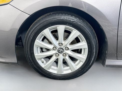 Used 2019 Toyota Camry LE FWD image 37