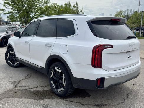 Used 2024 Kia Telluride S image 3