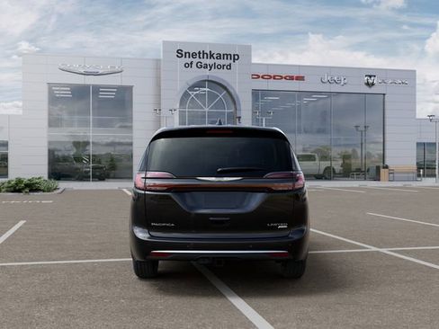 New 2026 Chrysler Pacifica Limited w/ Trailer Tow Group image 7