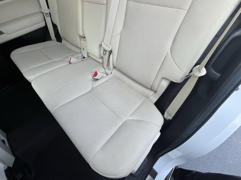 Used 2022 Lexus GX 460 Premium w/ Premium Plus Package AWD/4WD image 30