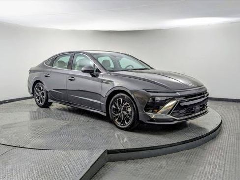 Used 2025 Hyundai Sonata SEL FWD image 11