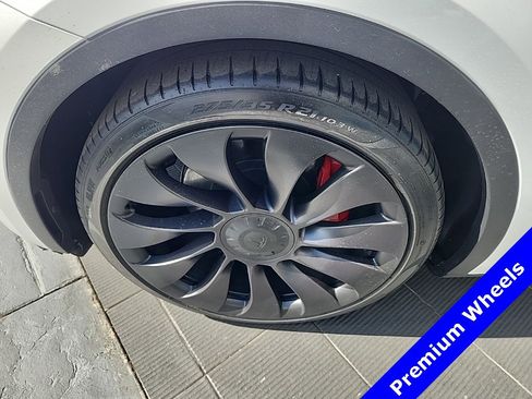 Used 2021 Tesla Model Y Performance image 6
