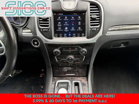 Used 2019 Chrysler 300 Limited RWD image 11