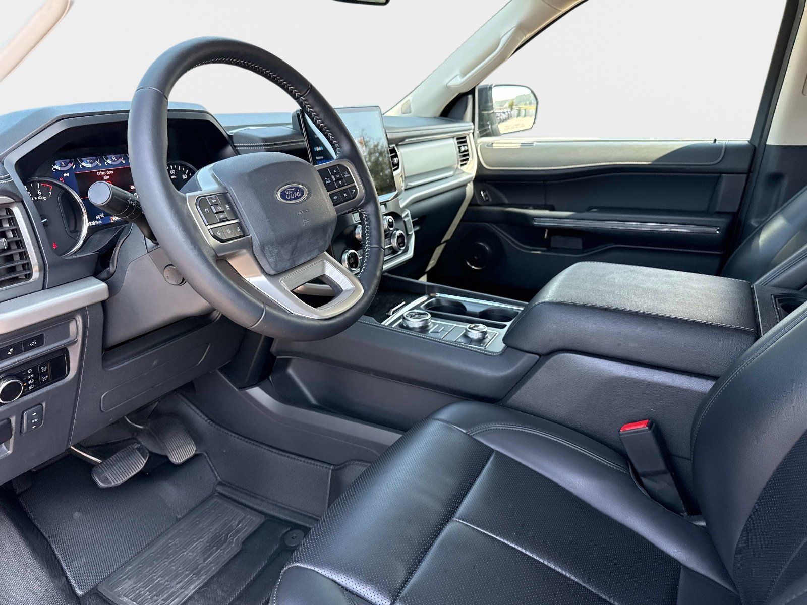 Used 2024 Ford Expedition Max XLT AWD/4WD image 34