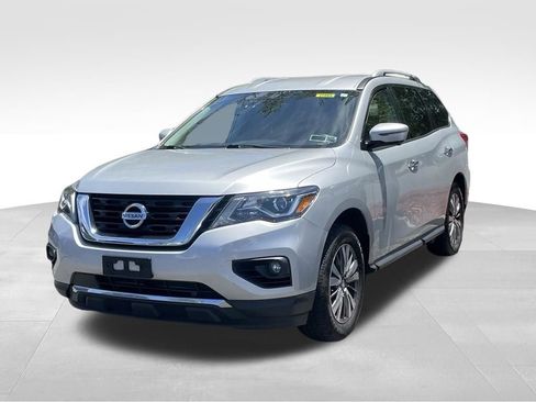 Used 2019 Nissan Pathfinder SL AWD/4WD image 2