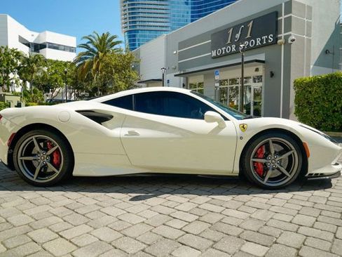 Used 2021 Ferrari F8 Tributo image 32