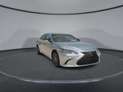 Used 2025 Lexus ES 350 w/ Premium Package image 3
