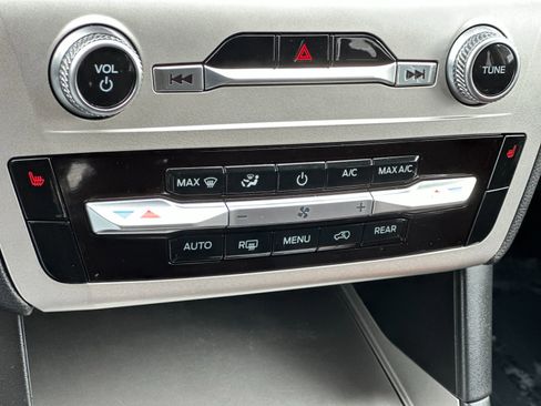 Certified 2022 Ford Explorer XLT image 22