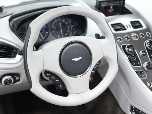 Used 2014 Aston Martin Vanquish Volante RWD image 30