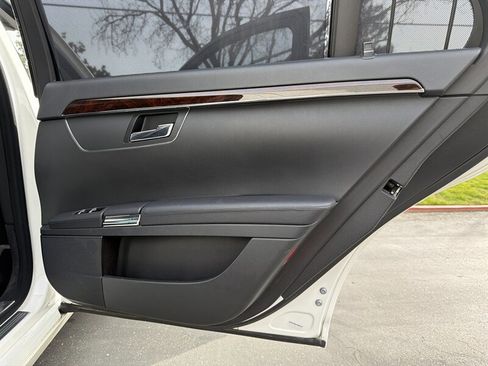 Used 2013 Mercedes-Benz S 550 image 32