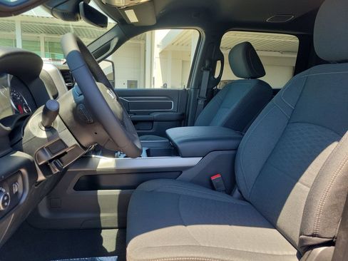 New 2026 RAM 2500 Big Horn AWD/4WD image 12