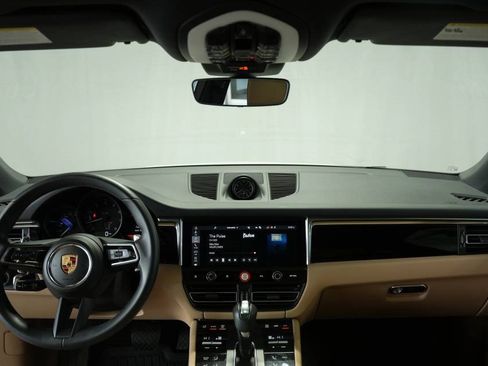 Used 2025 Porsche Macan image 16