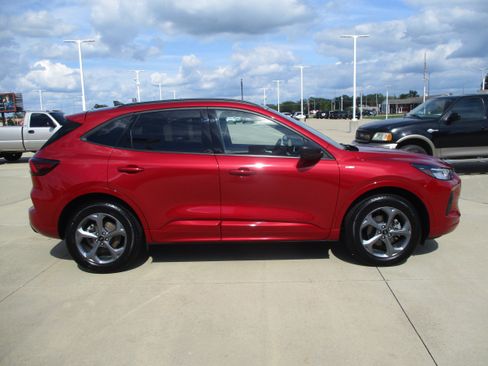 Used 2024 Ford Escape ST-Line w/ Tech Pack #1 AWD/4WD image 8
