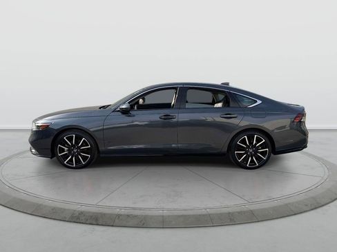 Used 2023 Honda Accord Touring image 4