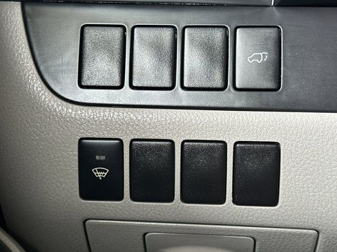 Used 2016 Toyota Highlander Plus w/ Preferred Accessory Package FWD image 35