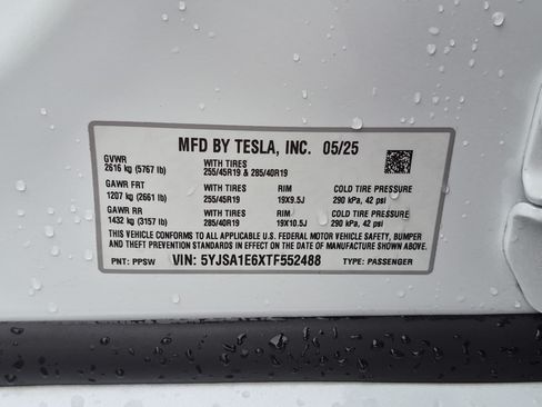 Used 2026 Tesla Model S Plaid AWD/4WD image 32