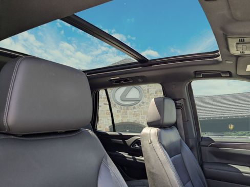 Used 2021 Chevrolet Tahoe Z71 w/ Z71 Signature Package AWD/4WD image 19