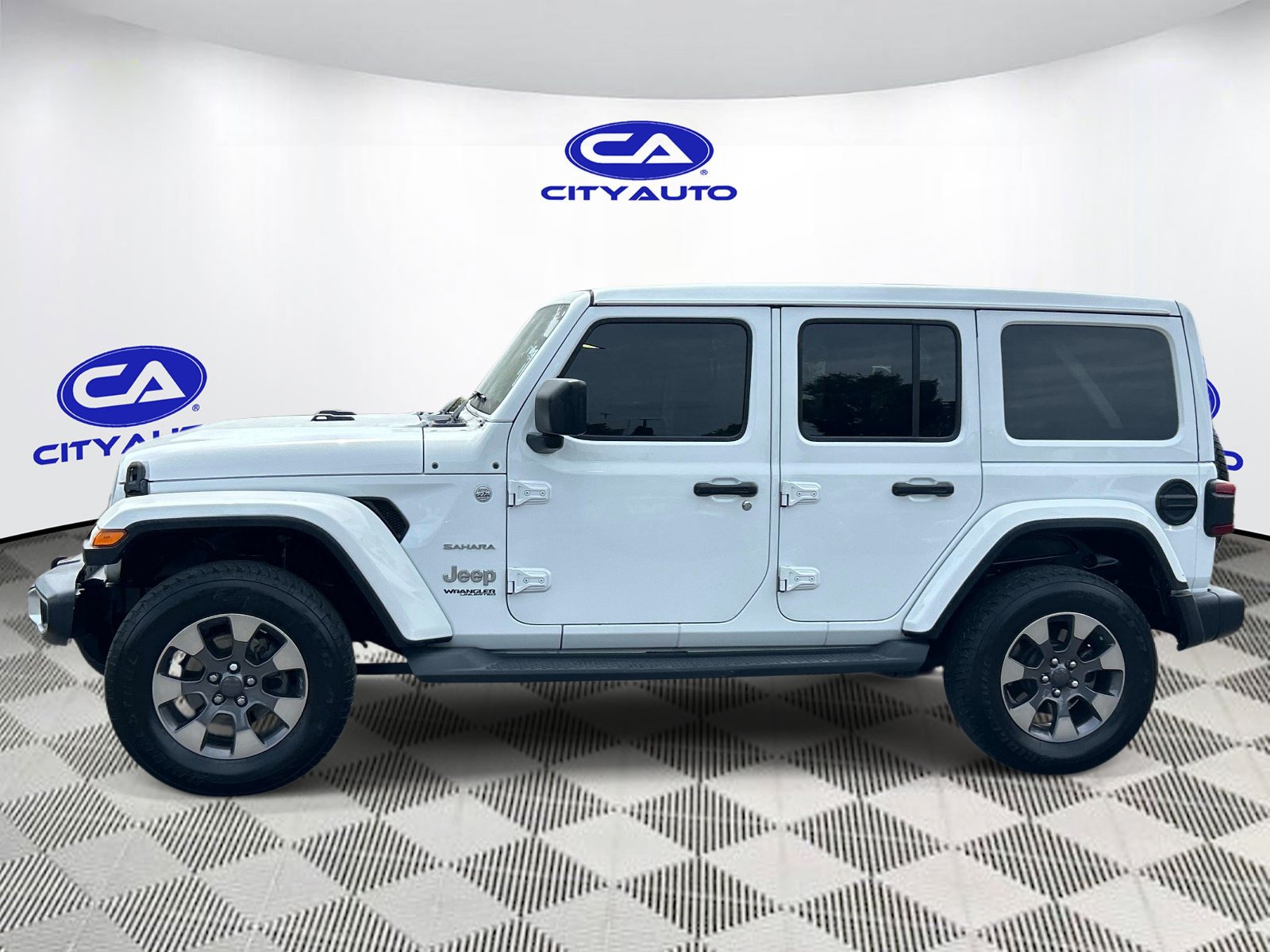 Used 2019 Jeep Wrangler Unlimited Sahara AWD/4WD image 7