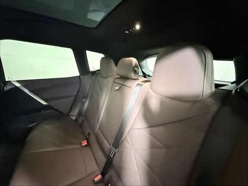 Used 2023 BMW iX xDrive50 w/ Sport Package AWD/4WD image 22