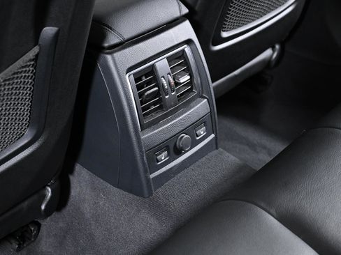 Used 2017 BMW 330i xDrive Sedan image 24