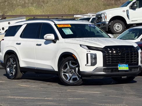 Used 2023 Hyundai Palisade SEL w/ Cargo Package image 2