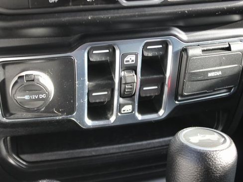 Used 2021 Jeep Wrangler Unlimited Sahara w/ LED Lighting Group image 9