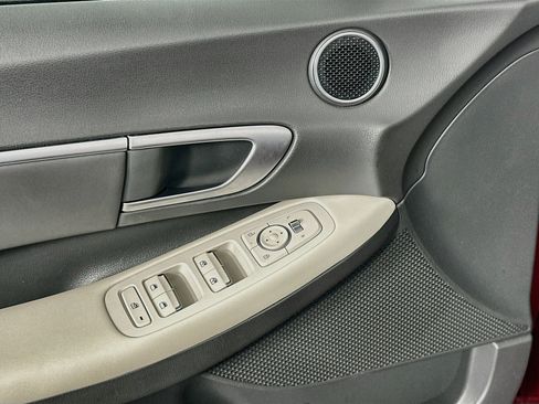 Used 2025 Hyundai Sonata SEL FWD image 15