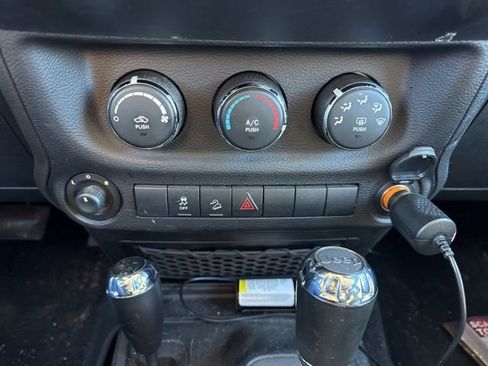 Used 2012 Jeep Wrangler Unlimited Sport image 20