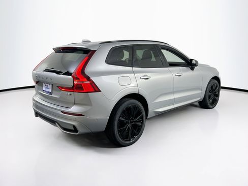 Used 2023 Volvo XC60 B5 Plus w/ Climate Package image 5