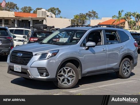 Used 2023 Subaru Forester Premium image 1