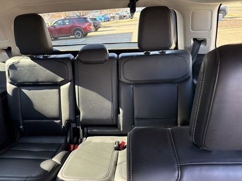 Used 2025 Ford Expedition Platinum AWD/4WD image 15